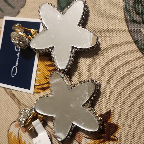 Oscar de la Renta Crystal Star Clip-On Earrings - Clear & Gold - Picture 3 of 6